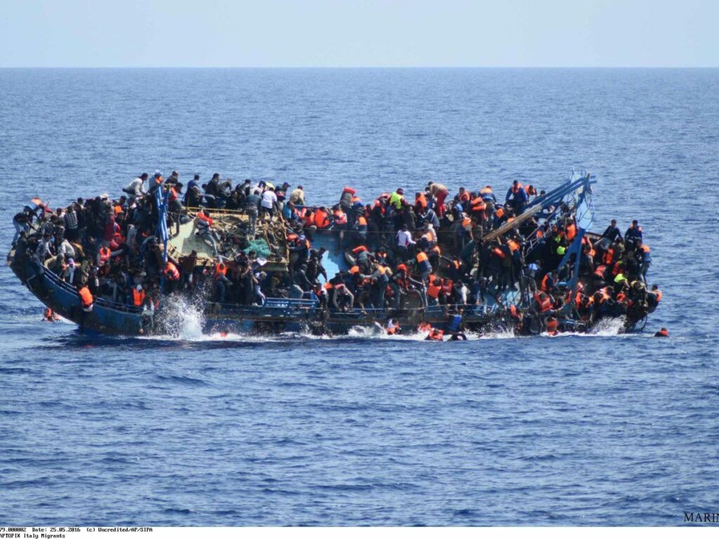 Sénégal: plus de 400 migrants clandestins interceptés en mer par la ...